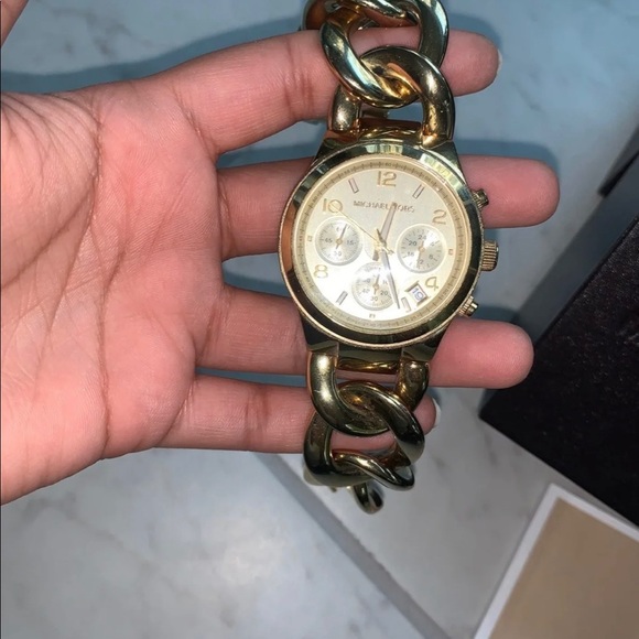 Michael Kors Chain Gold Watch main image 4